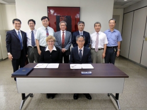102.05.15 與美國威斯康辛州立大學簽署合作備忘錄